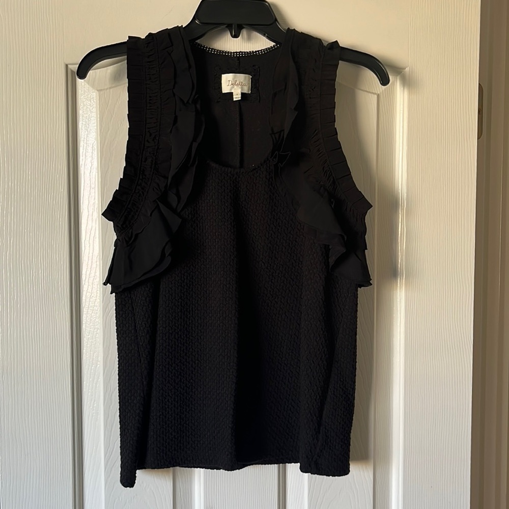 DELETTA EUC black ruffled tank top size M